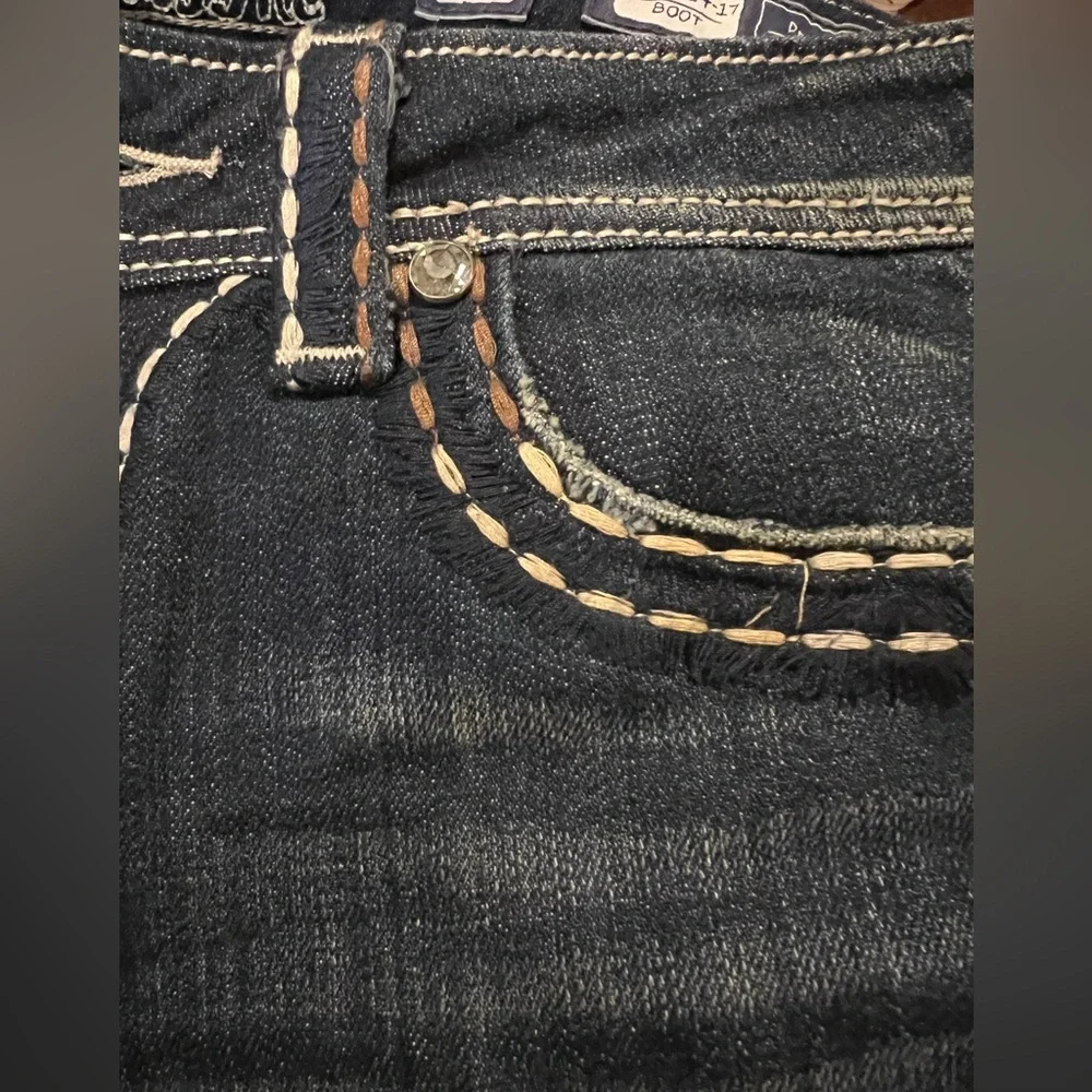 Miss Me Women’s Distressed Boot Cut Jeans
Size 31 x 30 - Picture 7 of 10